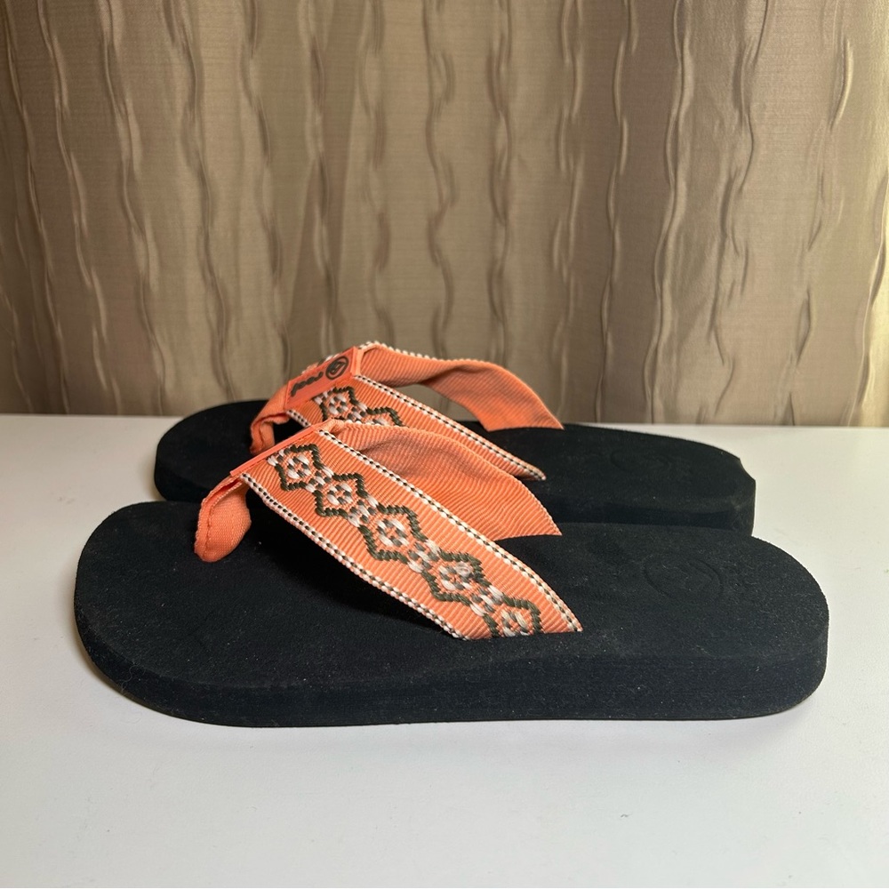 Reef Flip Flops Women's 7 Coral Orange Black Woven Strap Lightweight Comfy NWOT - Picture 2 of 13